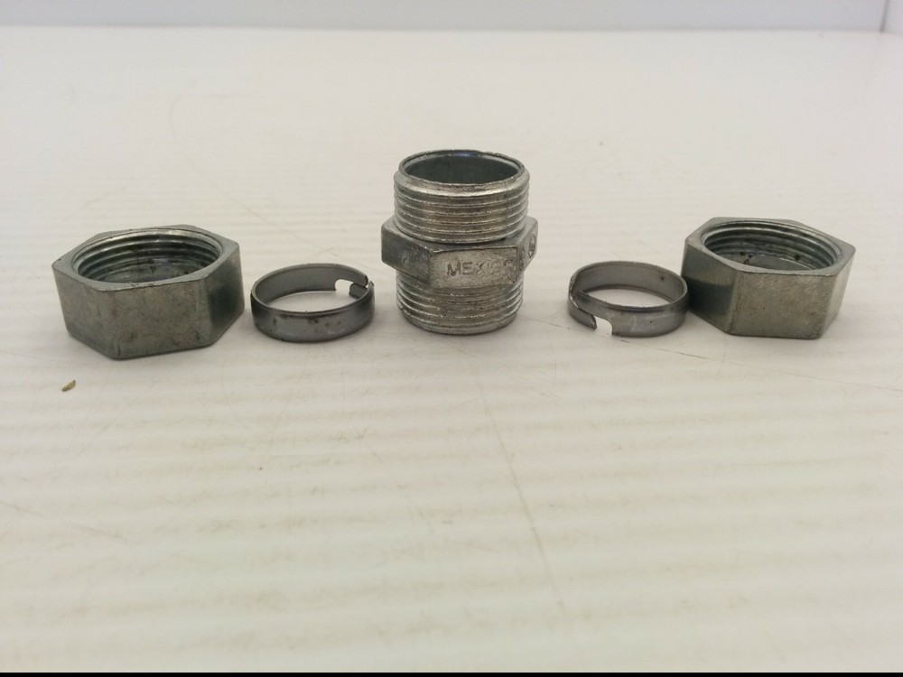 THOMAS & BETTS TK-211 1/2" EMT ELECTRICAL COMPRESSION COUPLING (LOT OF 8) NNB