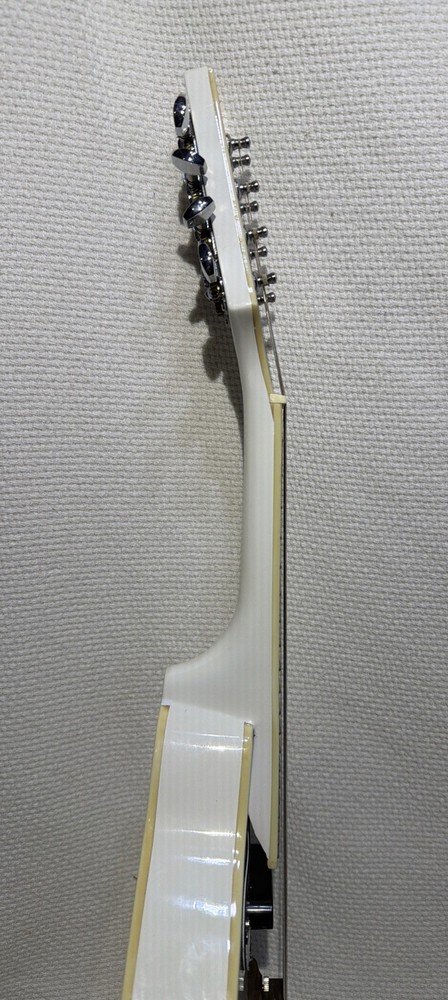 Stagg Acoustic-electric bluegrass mandolin White