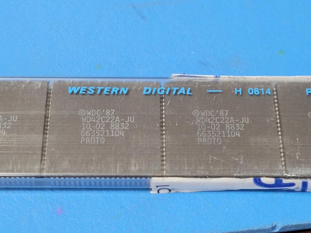 (1 PC) WD42C22A WDC Secondary Storage Controller CMOS PLCC-84