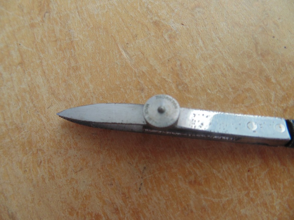 THORNTON DRAUGHTSMAN'S PEN, COMPASS AND PENCIL LEAD REFILLS.