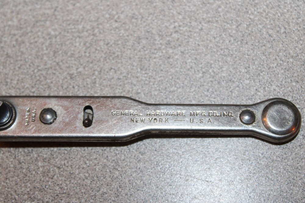 Vintage General Tools Ratcheting Offset Screwdriver #807 USA