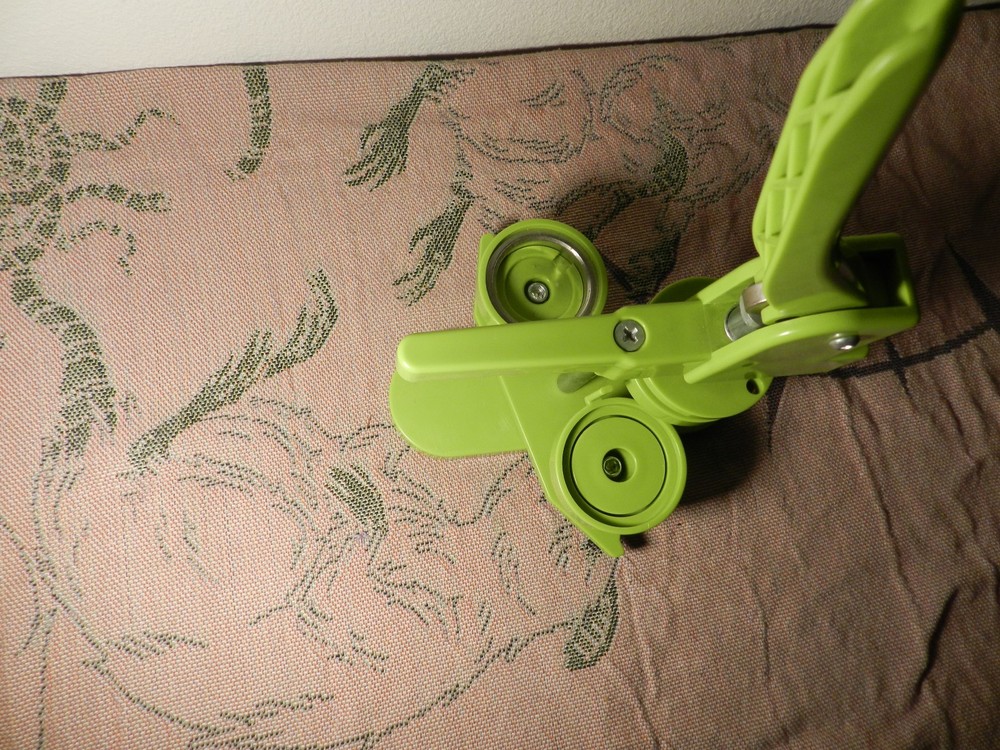 Green Button Maker Machine Press -Machine Only (2in Buttons)