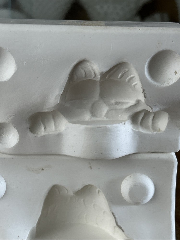 Ceramic Slip Casting Mold “Garfield Peeking With Paws”