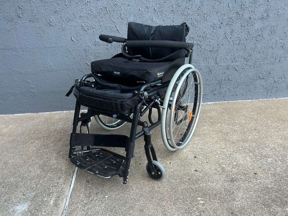 LEVO Power Standing Wheelchair