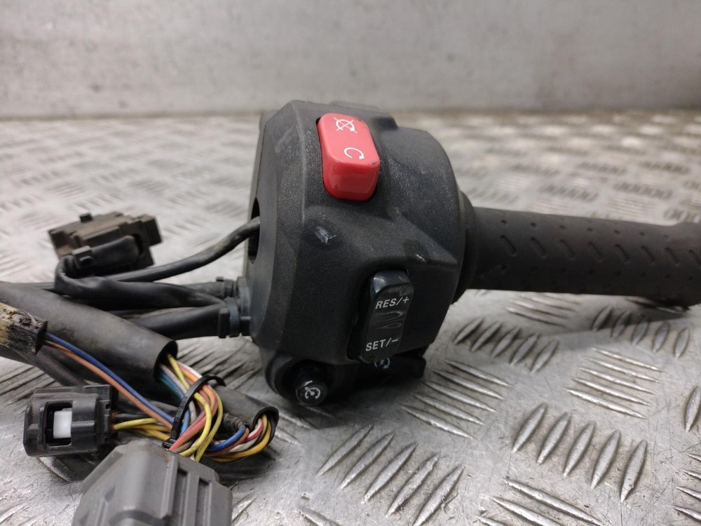 2015 TRIUMPH TROPHY TROPHY SE RIGHT SWITCH GEAR