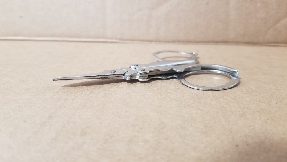 Vintage Collapsible Small Folding Scissors , VGC