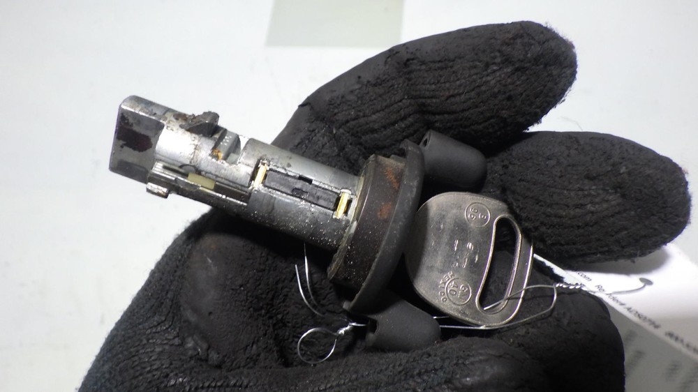 99 CHEVROLET EXPRESS 1500 VAN Ignition W/Key