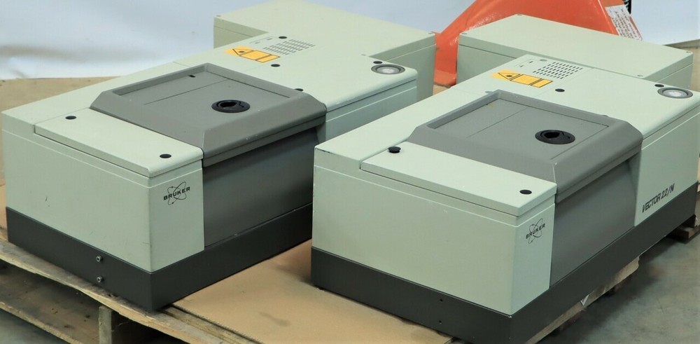 BRUKER VECTOR 22 22/N SPECTROMETER