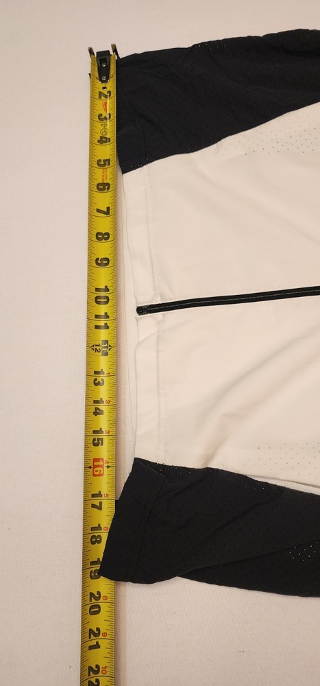 Large Descente Men's Gold Windbreaker In White.