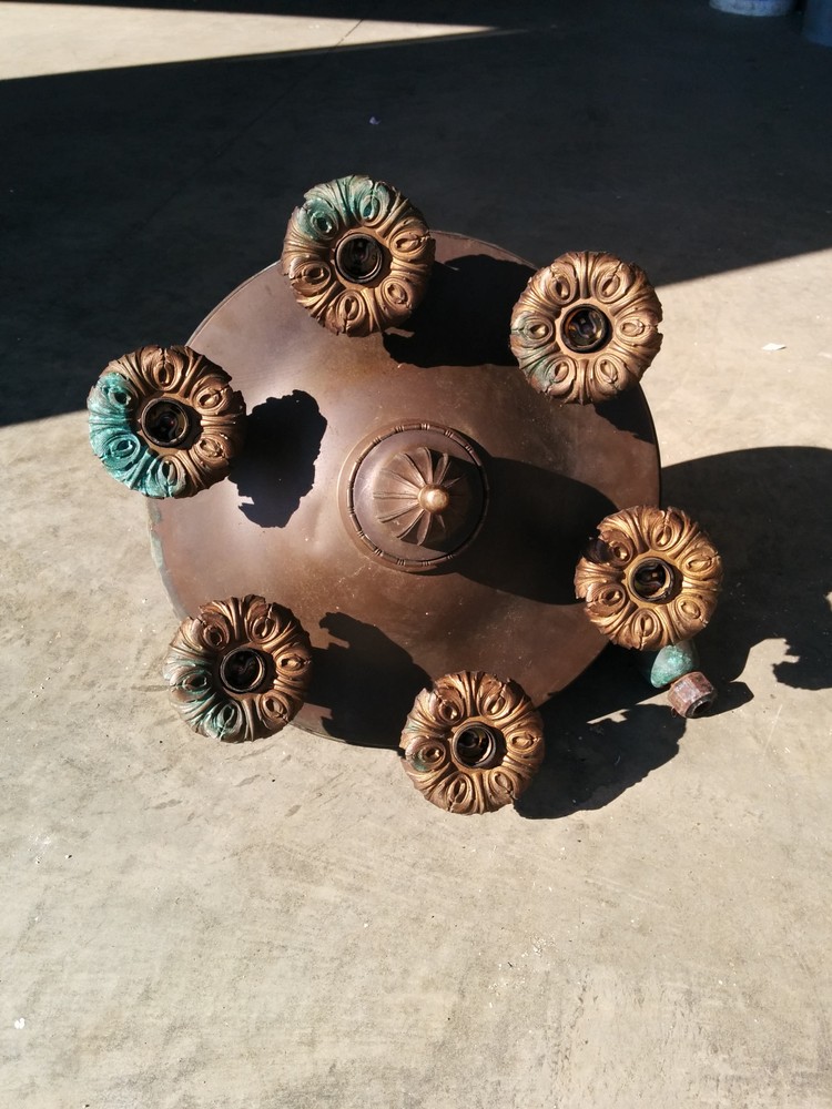 6 socket  chandelier heavy super nice    (LT 413)