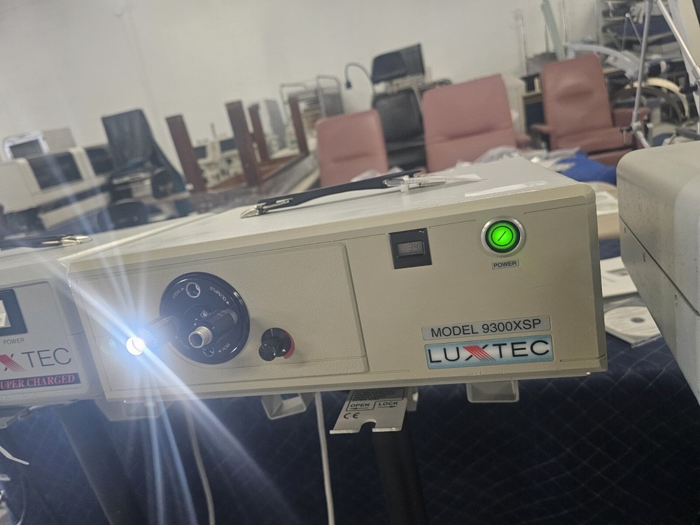 Luxtec 9300XSP & 9000 Light Source for Surgical Headlight Qty 5