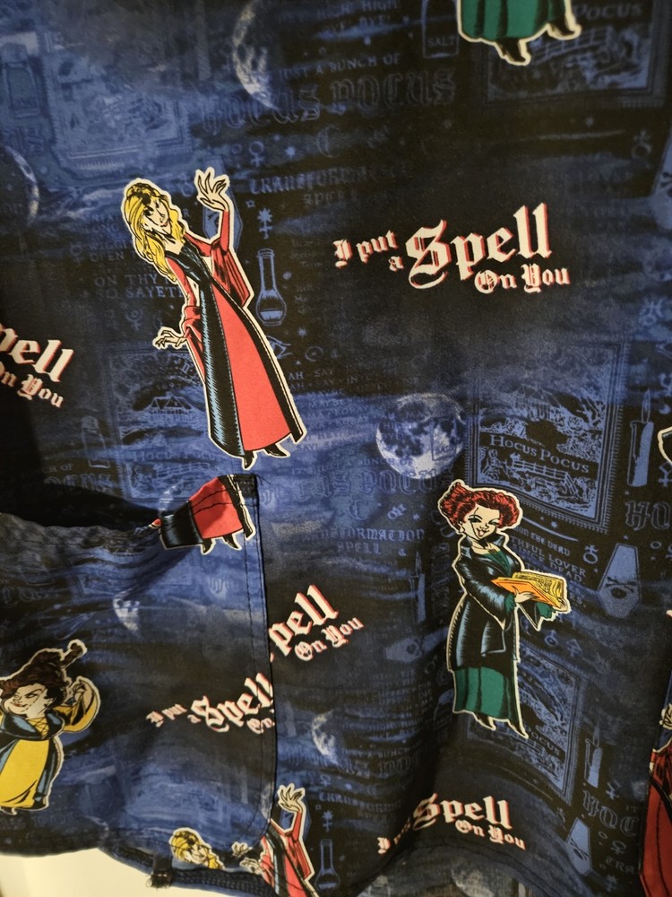 Disney Hocus Pocus Women's Scrub Top Size Medium