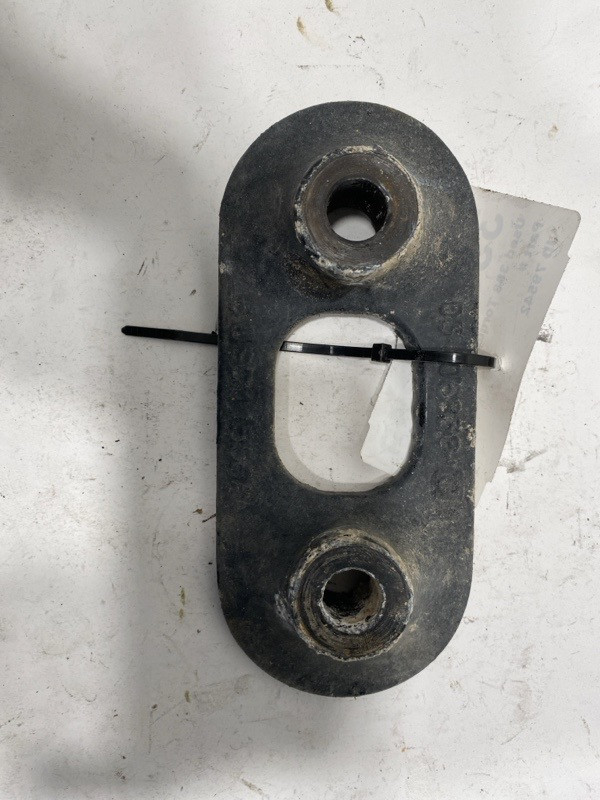 2013 Peterbilt 388 Torque Rod Bracket 0306830 (338-10348)