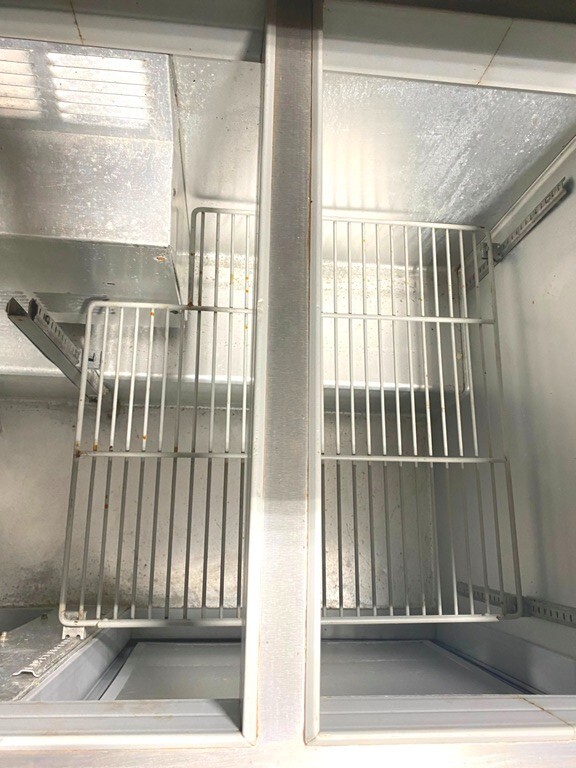 Prep Table/ Beverage-Air SUR-72-30M Mega Top Refrigerated Prep Table