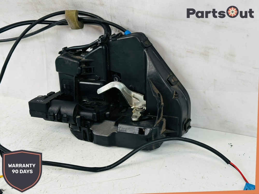 MERCEDES E Class W211 Rear Door Lock KEYLESS A2117301135 oem