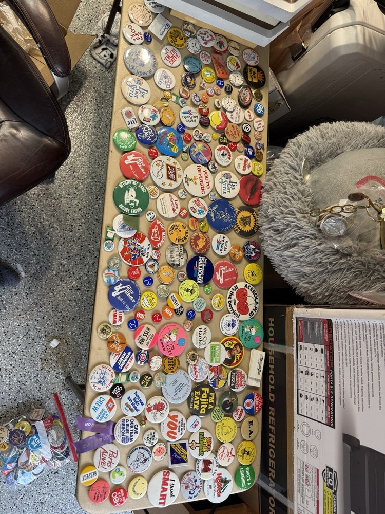 300 VINTAGE BUTTONS TEAMSTERS PLUS MORE