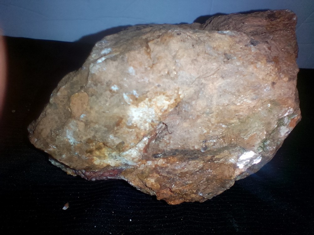 Nice Chunk Of Highly Mineralized Quartz Rock Gold???