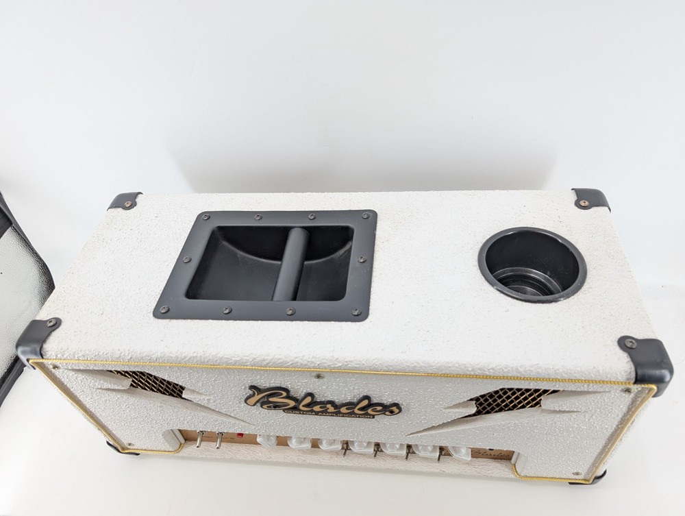 Blades Custom Amplifier for Guitars - White