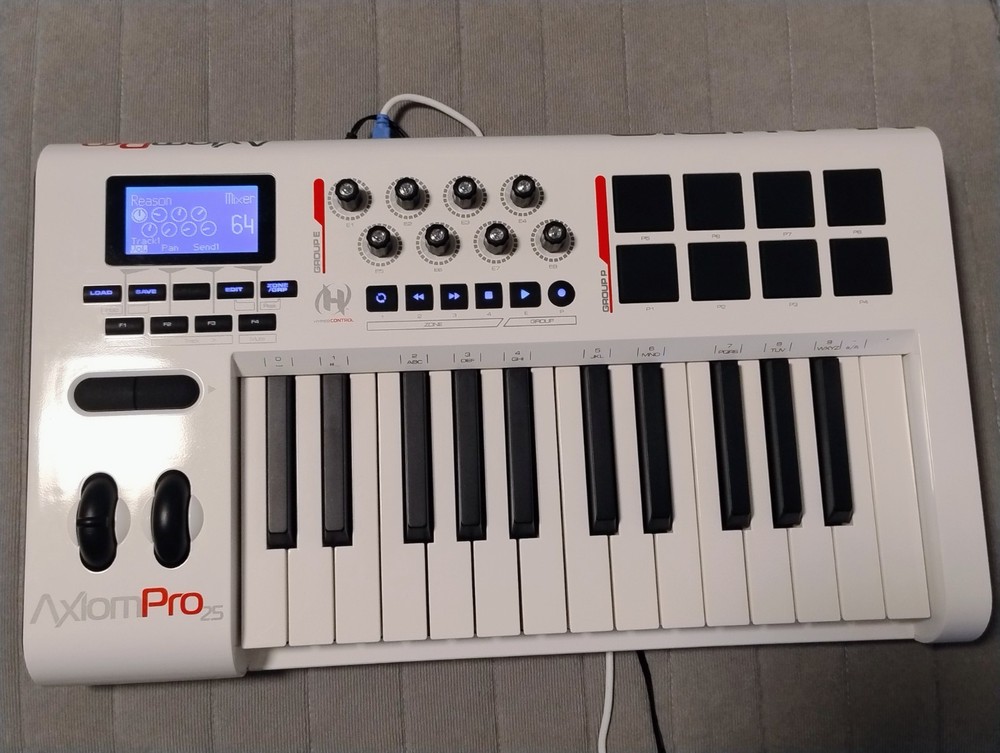 M-Audio Axion pro 25 Advanced 25Key USB MIDI Controller HyperControl Technology