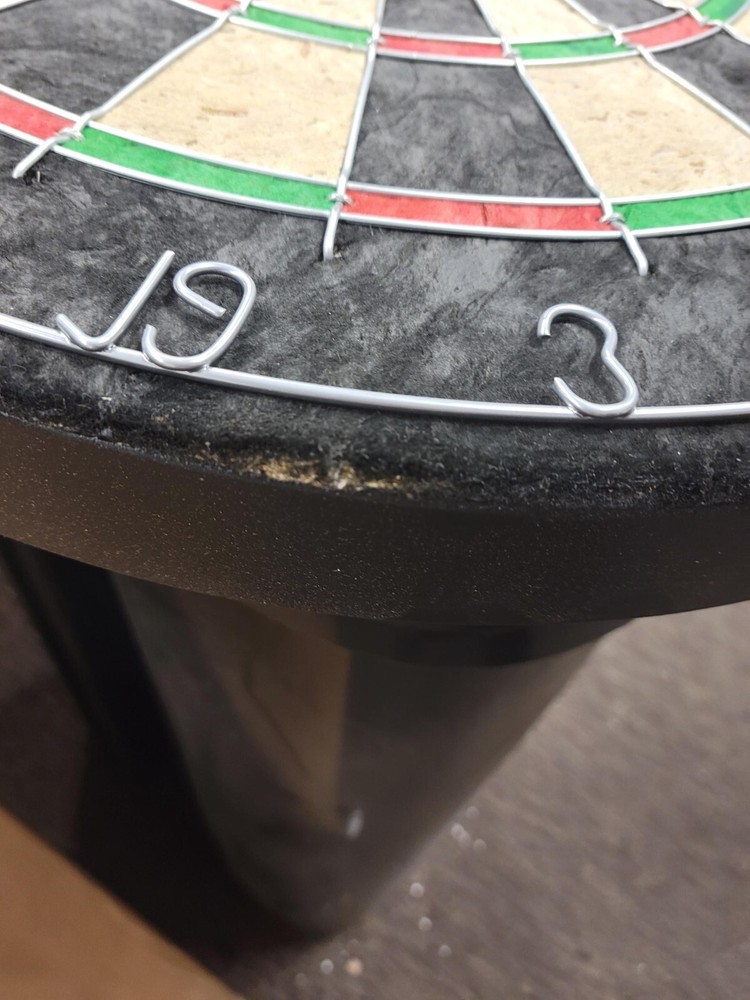 18" Regulation Size Steel Tip Dartboard Game Set.