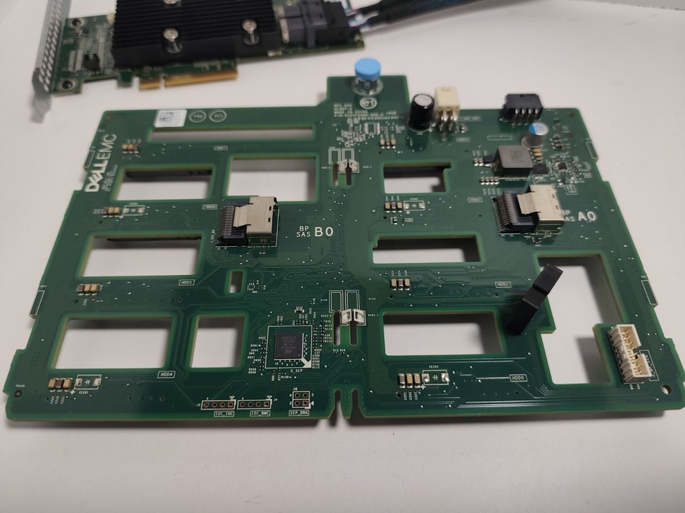 H740P PCI RAID DELL POWEREDGE SERVER with Backplane. Pulled From Working Server