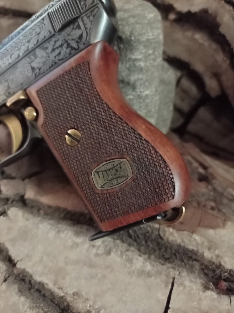 Mauser 1910-1914 walnut grips