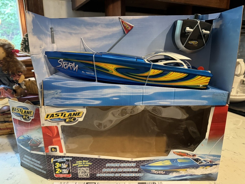 Fast Lane RC Storm Chaser High Speed Boat