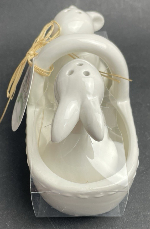 Bunny Rabbit Ceramic Salt & Pepper Shaker Set Basket Spring Easter Bunnies NEW