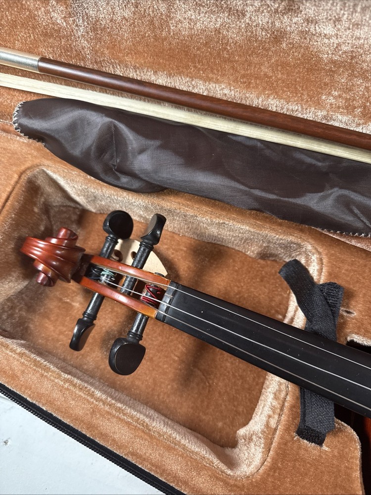 Toyama 4/4A 23 Inch 4-string violin with case/bow NEEDS STRING