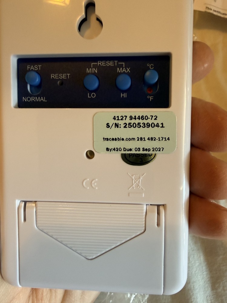 TRACEABLE 4127 Digital Thermometer, ±1°C Temperature Accuracy