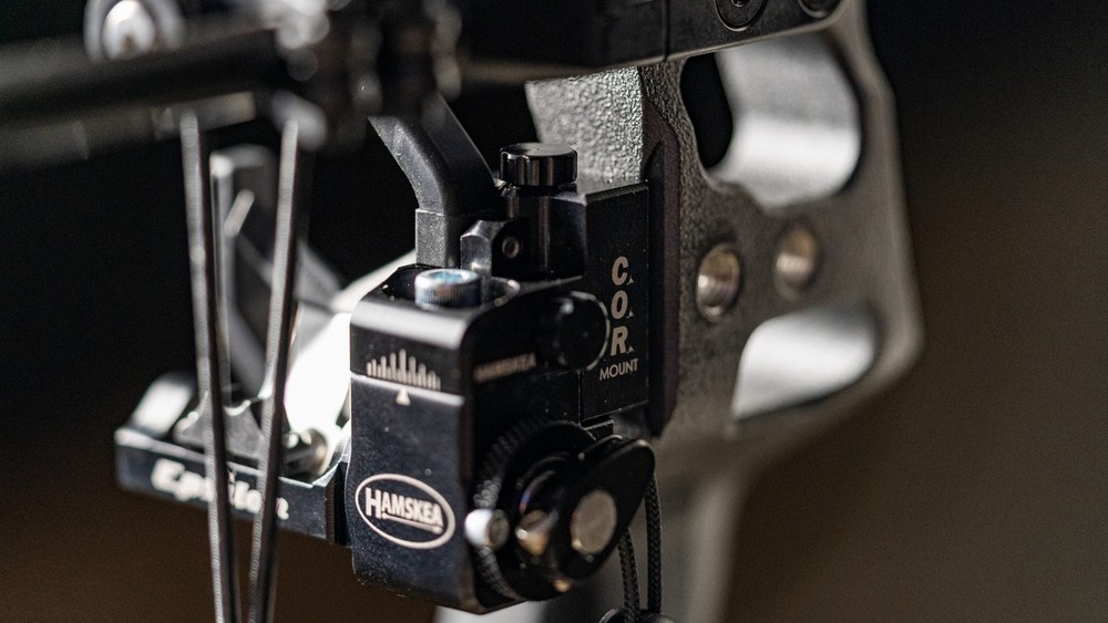 Hamskea Epsilon™ Arrow Rest w/ C.O.R.™ Riser Interface Bracket