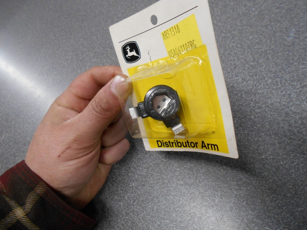 John Deere AR31318 Distributor Arm/Rotor , NOS!