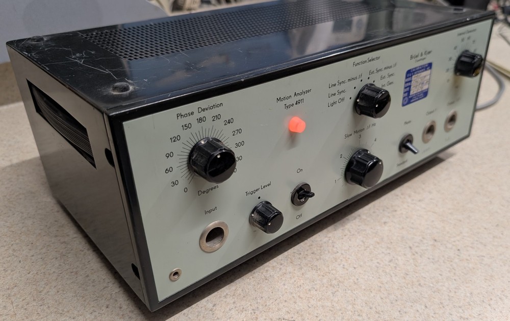 Bruel & Kjaer B&K Motion Analyzer Model 4911 With Strobe