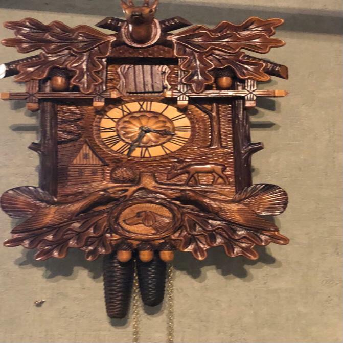 BEAUTIFUL LARGE ANTIQUE BLACK FOREST CUCKOO CLOCK