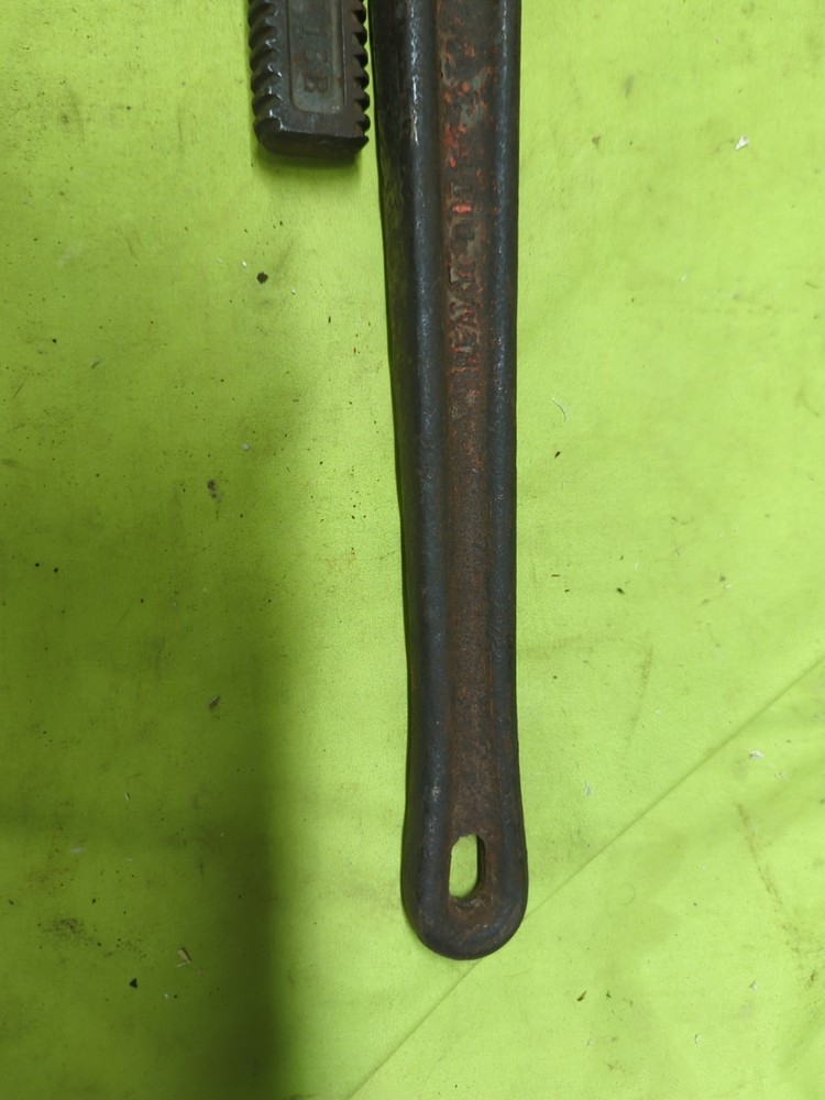 18 Inch Pipe Wrench