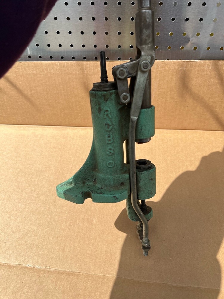 RCBS Lube-A-Matic Bullet Sizer Lubricator Sizing Casting Mold Luber Reloading US
