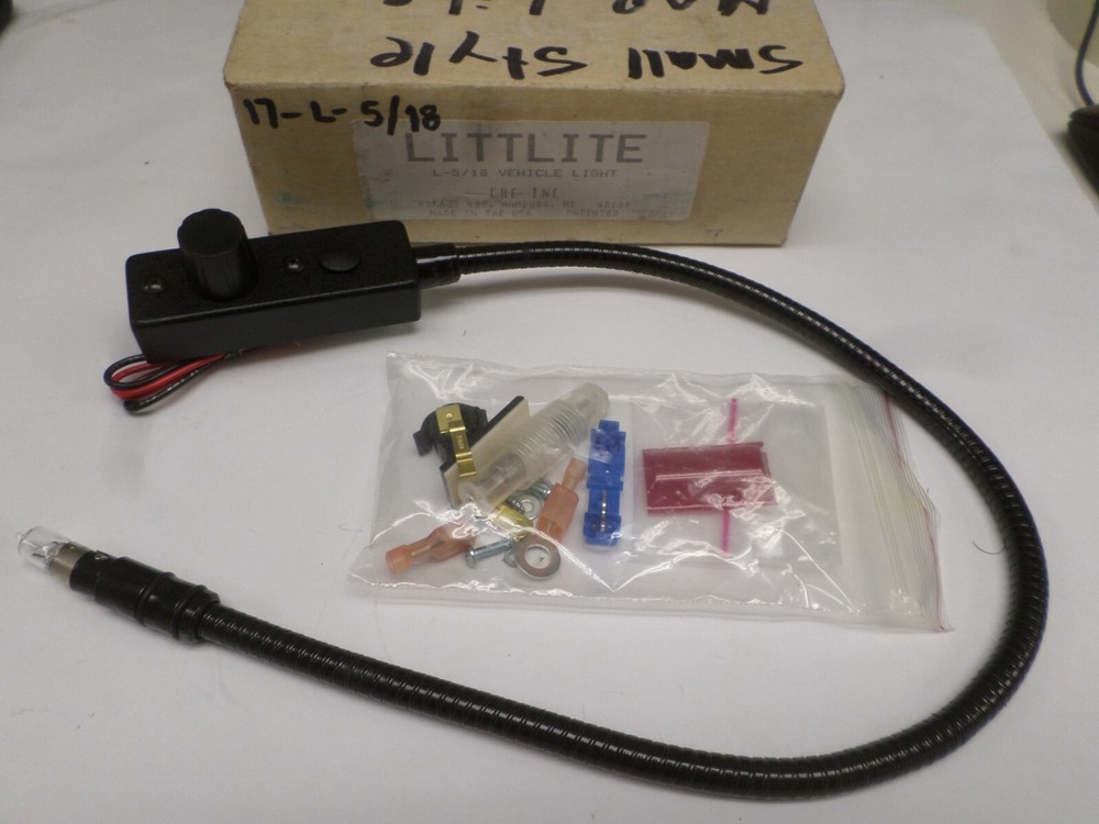 Littlite 17-L-5/18 Task Light with Mounting Chassis (Missing Light Shield)