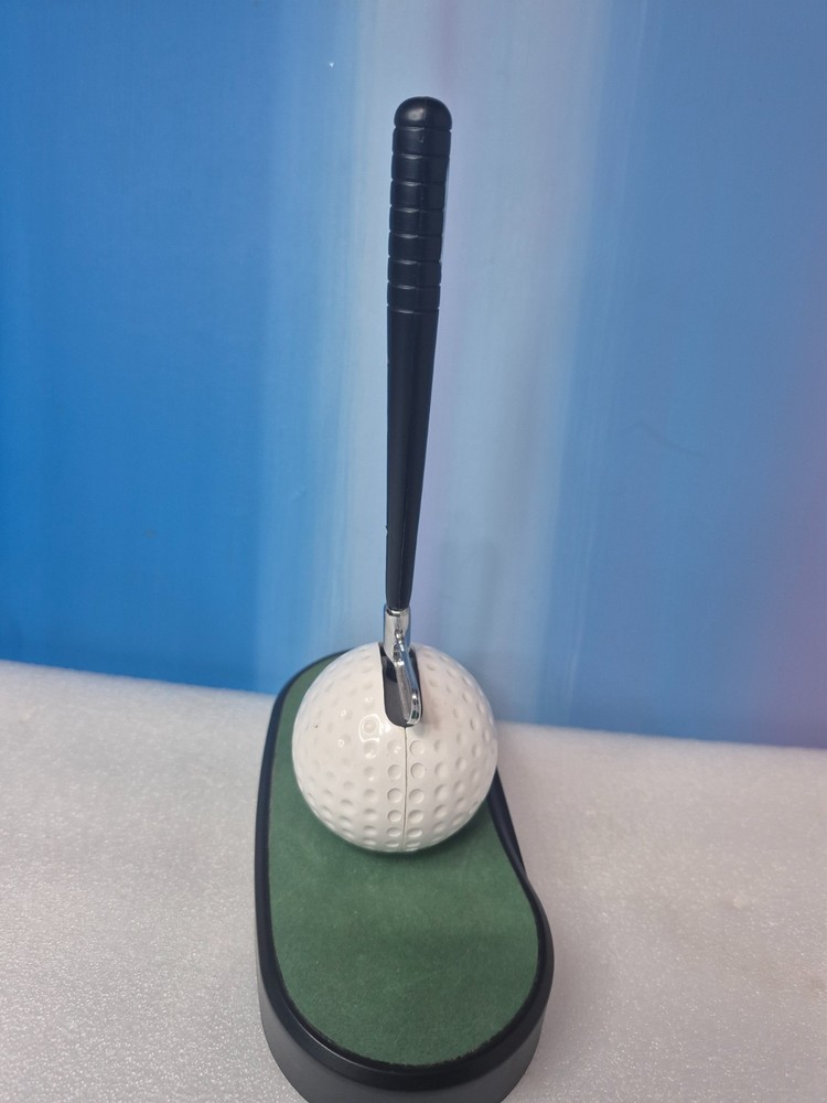1990s Golf Swing Clock Laser Display Time Battery Powered