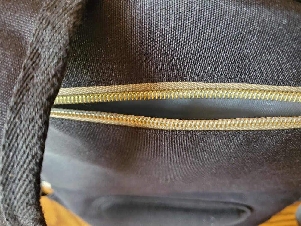 V-Coool Backpack Bag Professional Cooler 3 Compartment Black/ Gold Zip