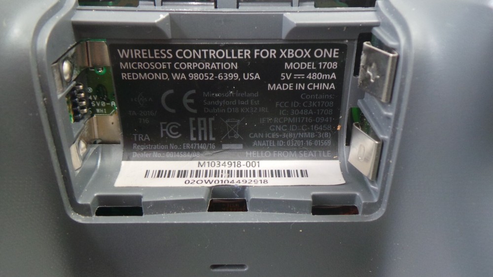 Microsoft Xbox One 500GB Home Console - Black (1540) One controller