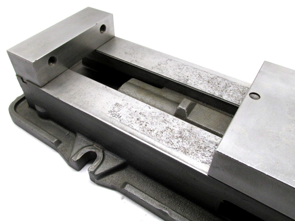 KURT ANGLOCK 6" MILLING MACHINE VISE - #D675