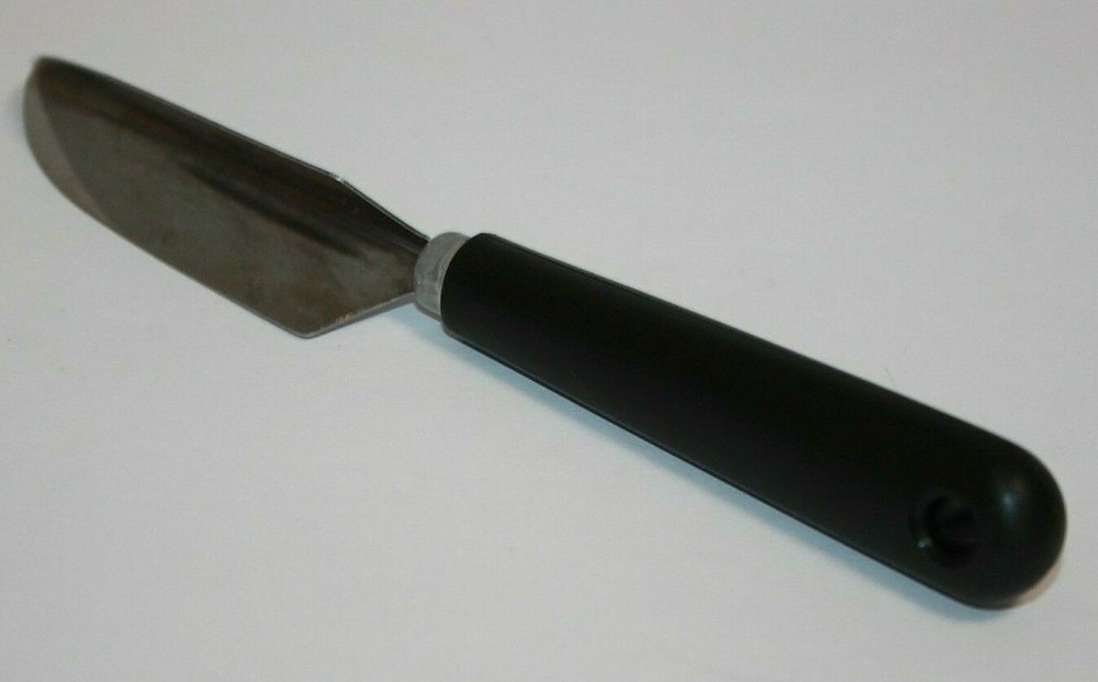 Decorative V-Shape Fruit Vegetable Cutter