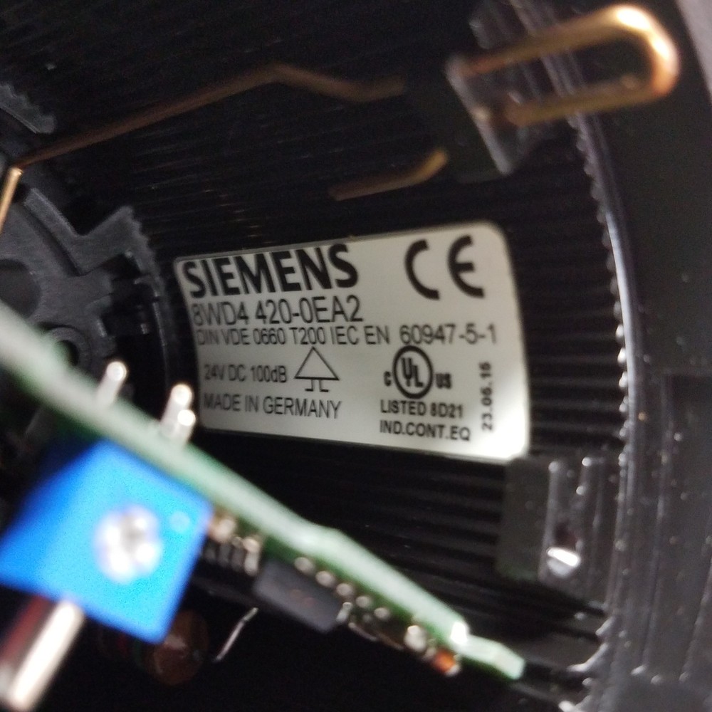 Siemens 8WD4 420-0EA2 Multi-Function Siren, 24VDC - USED