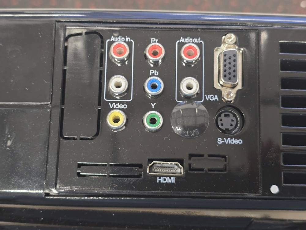Bernelli Multimedia LCD Projector Model HD- 4K HDMI * TESTED AND WORKS!