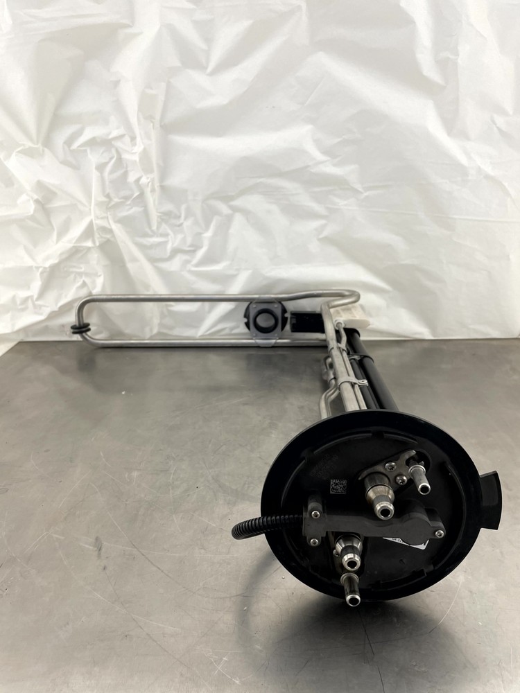 Freightliner DEF Tank Header 04-31353-001