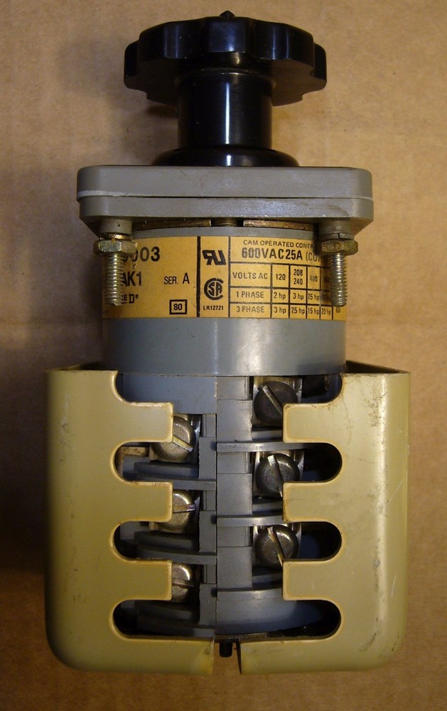 Square D Switchboard 3-Phase Voltmeter Switch ZE6128AK1 7-Position Maintained