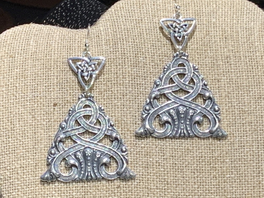 50% *Off *HANDCRAFTED BOLD TRIANGULAR CELTIC SHIELD & TRIQUETRA EARRINGS.SILV