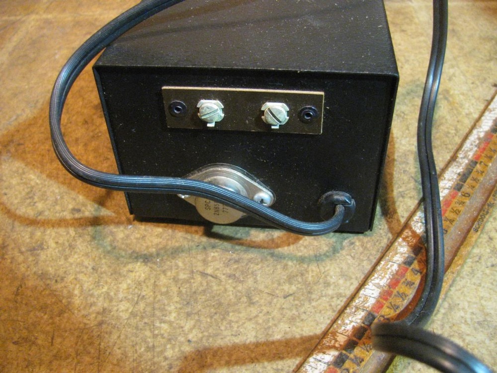 Thompson CFS MPC Electronics Model 12CB4 Regulated Power Supply 12 Volt