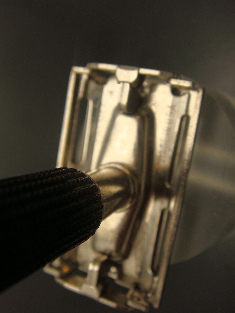 Vintage Gillette Black Short Handle Super Speed Razor & Blade W4 Code