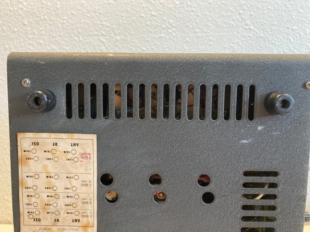 Lafayette S.W. / Communications Receiver, Model HE-30 - Powers On